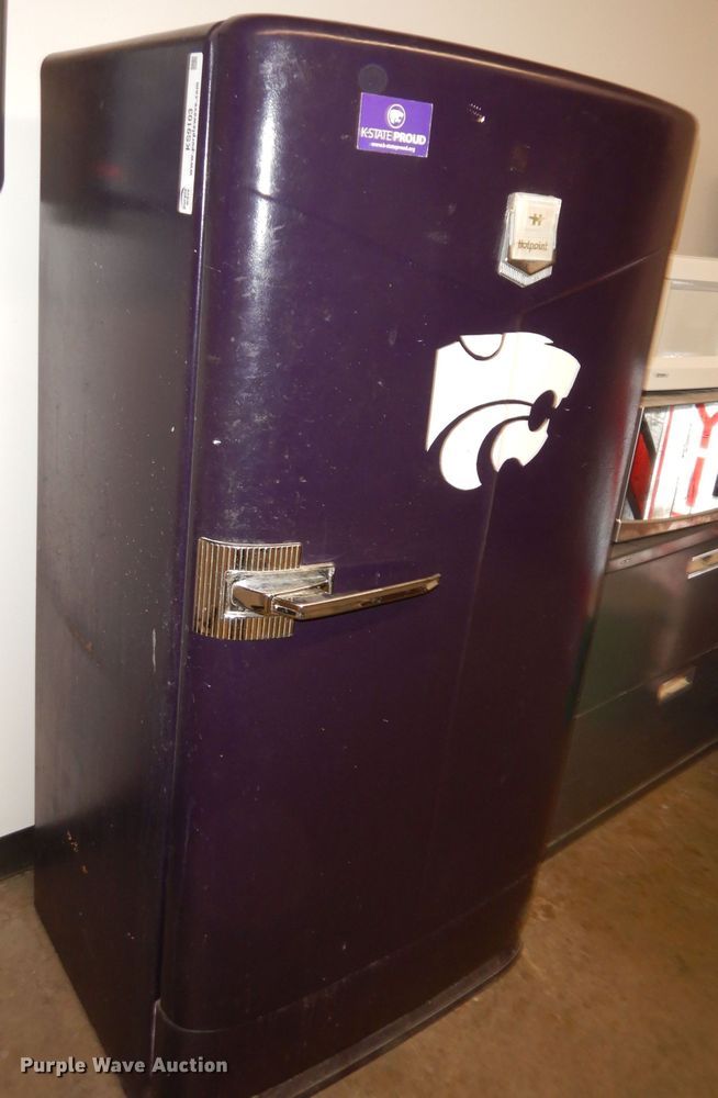 image for item KS9103 1949 Hotpoint  refrigerator