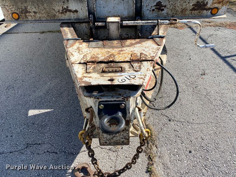 image for item KV9260 1996 Holden Industries HTB2425  tilt deck equipment trailer