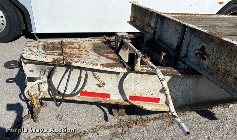 image for item KV9260 1996 Holden Industries HTB2425  tilt deck equipment trailer