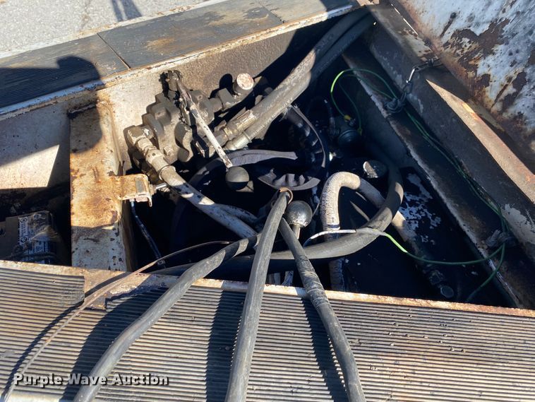 image for item KV9260 1996 Holden Industries HTB2425  tilt deck equipment trailer