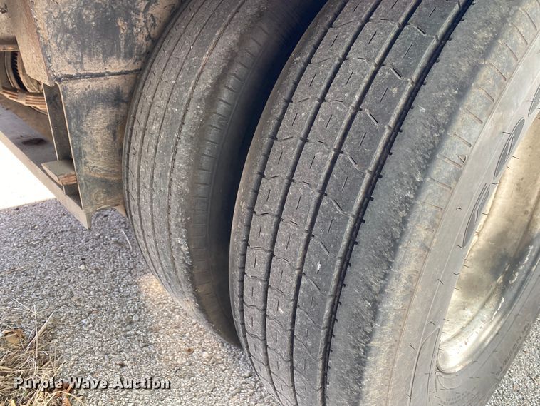 image for item KV9260 1996 Holden Industries HTB2425  tilt deck equipment trailer