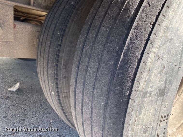 image for item KV9260 1996 Holden Industries HTB2425  tilt deck equipment trailer