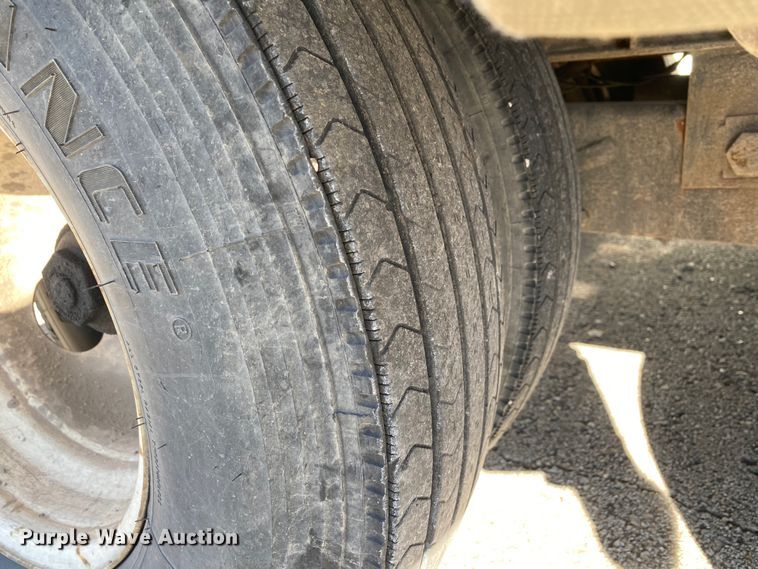 image for item KV9260 1996 Holden Industries HTB2425  tilt deck equipment trailer