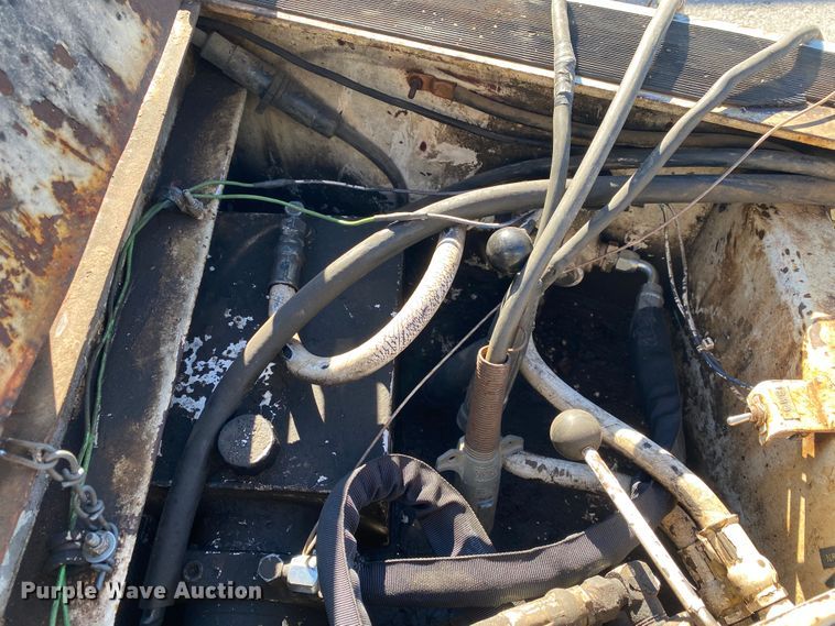 image for item KV9260 1996 Holden Industries HTB2425  tilt deck equipment trailer