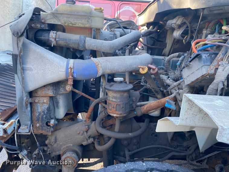 image for item KV9265 2003 International 7400  dump truck