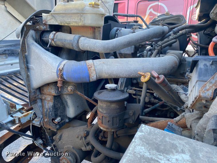 image for item KV9265 2003 International 7400  dump truck