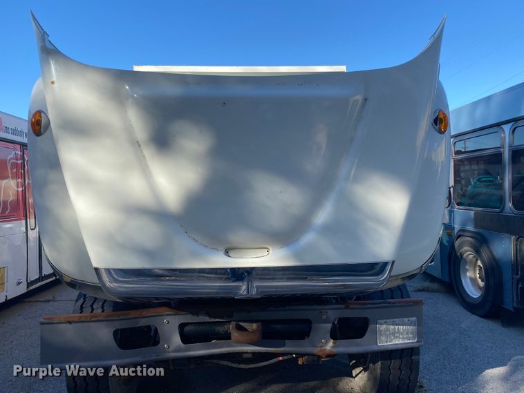 image for item KV9265 2003 International 7400  dump truck