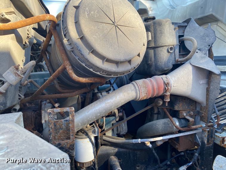 image for item KV9265 2003 International 7400  dump truck