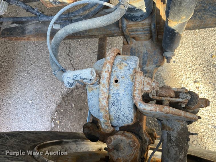 image for item KV9265 2003 International 7400  dump truck