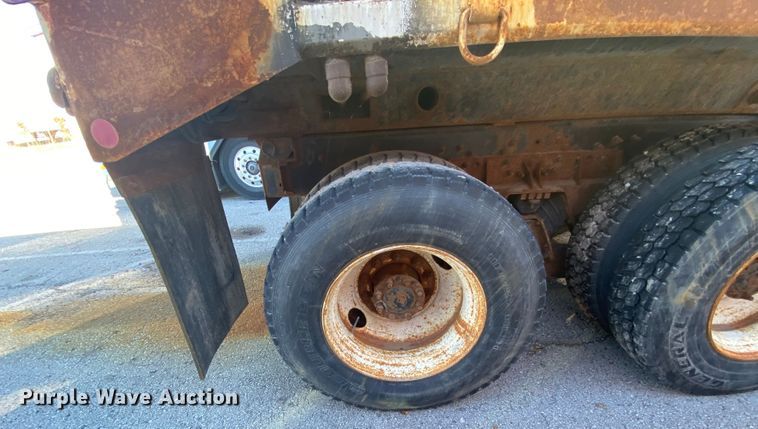 image for item KV9265 2003 International 7400  dump truck