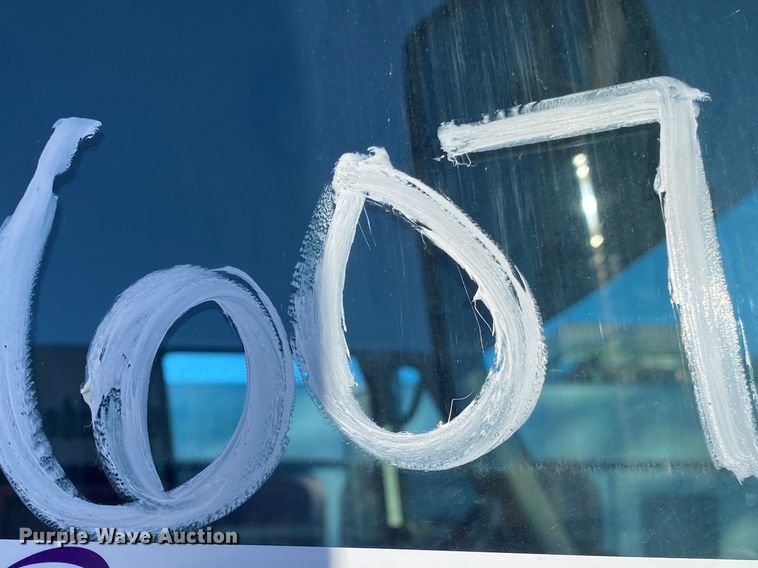 image for item KV9265 2003 International 7400  dump truck