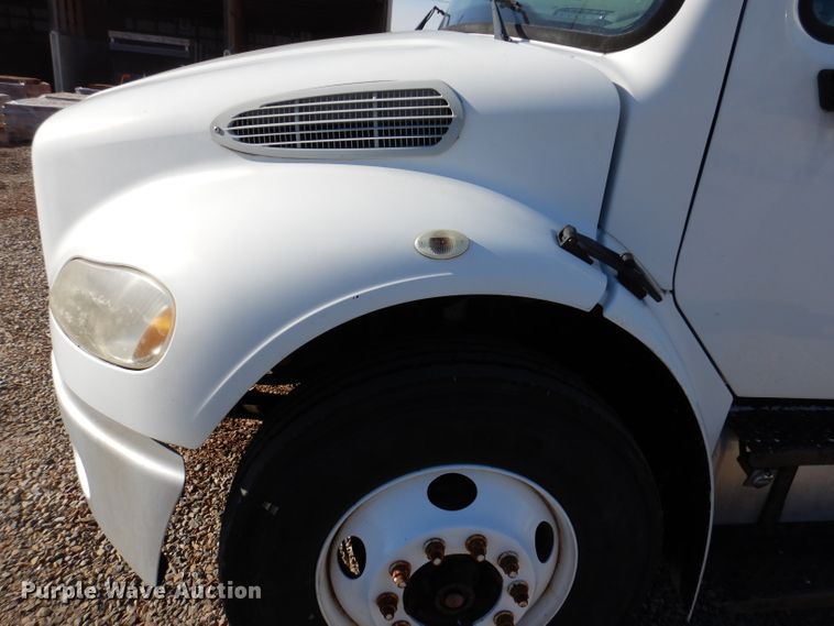 image for item KY9473 2007 Freightliner Business Class M2  box truck