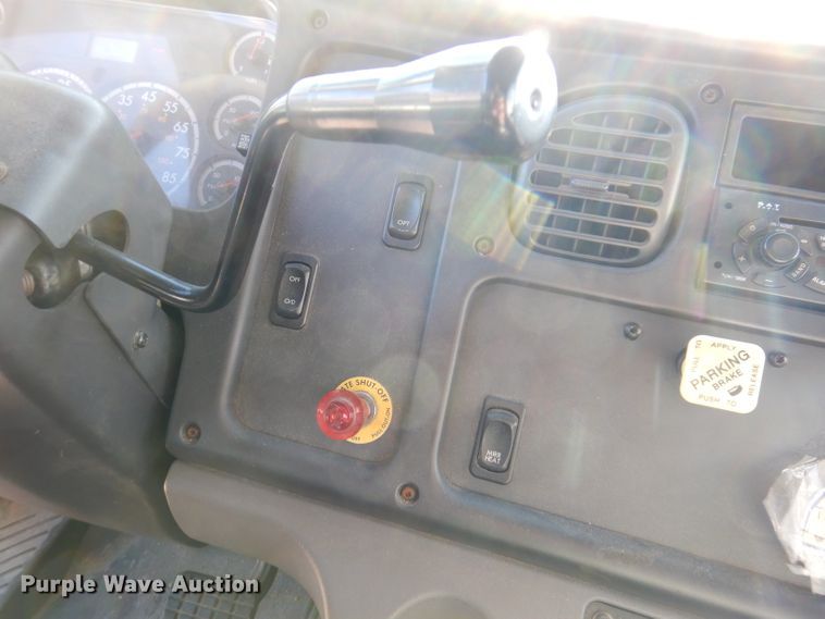 image for item KY9473 2007 Freightliner Business Class M2  box truck