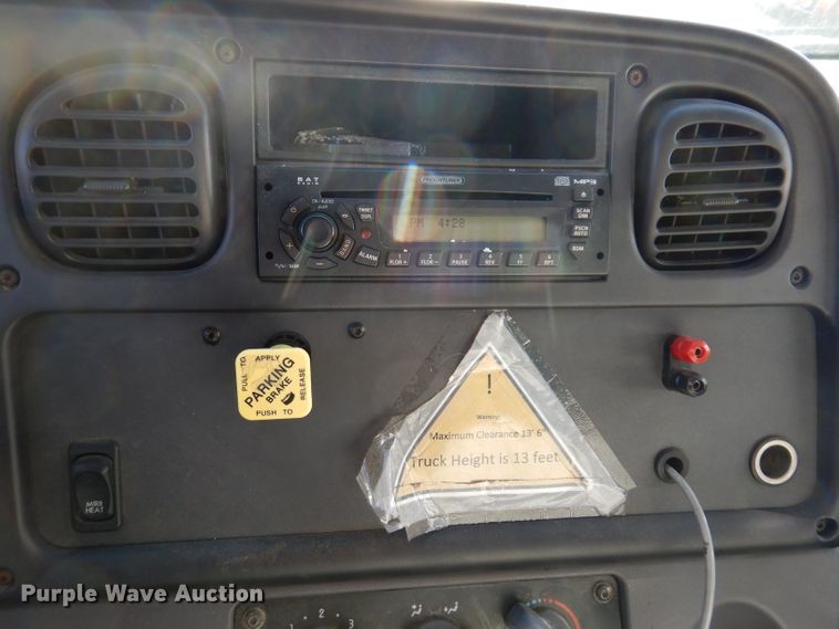 image for item KY9473 2007 Freightliner Business Class M2  box truck