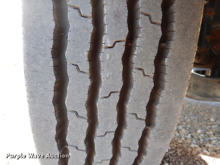 image for item KY9473 2007 Freightliner Business Class M2  box truck