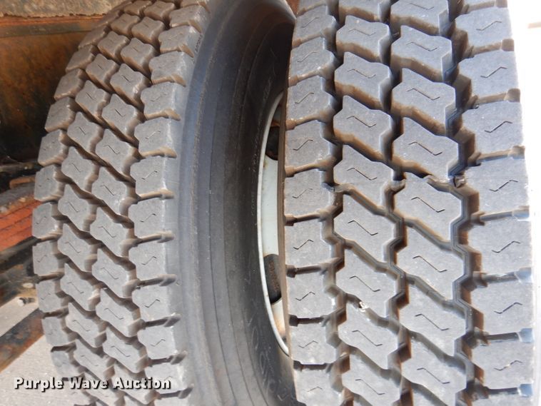 image for item KY9473 2007 Freightliner Business Class M2  box truck