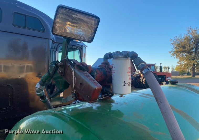 image for item DL6172 LEE LA-07475  fuel trailer