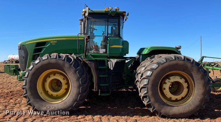 image for item DN0005 2009 John Deere 9530  4WD tractor