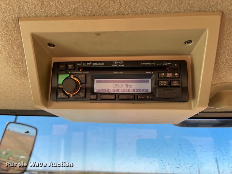 image for item DN0005 2009 John Deere 9530  4WD tractor