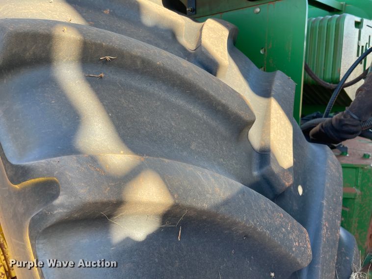 image for item DN0005 2009 John Deere 9530  4WD tractor