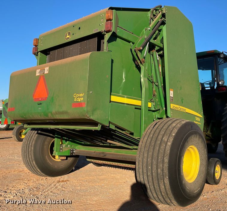image for item DN0006 John Deere 569  round baler