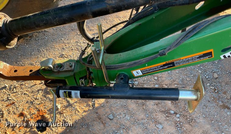 image for item DN0006 John Deere 569  round baler