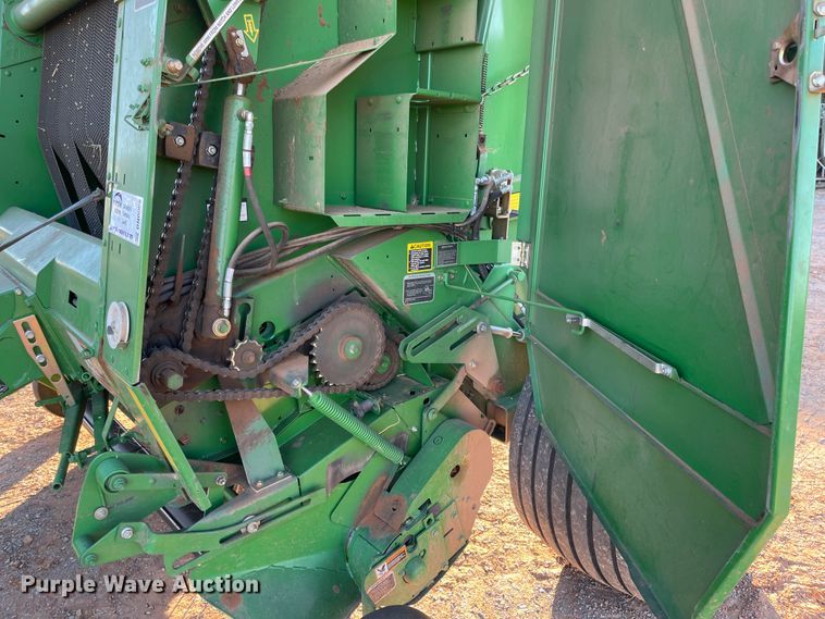 image for item DN0006 John Deere 569  round baler