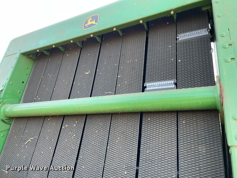 image for item DN0006 John Deere 569  round baler