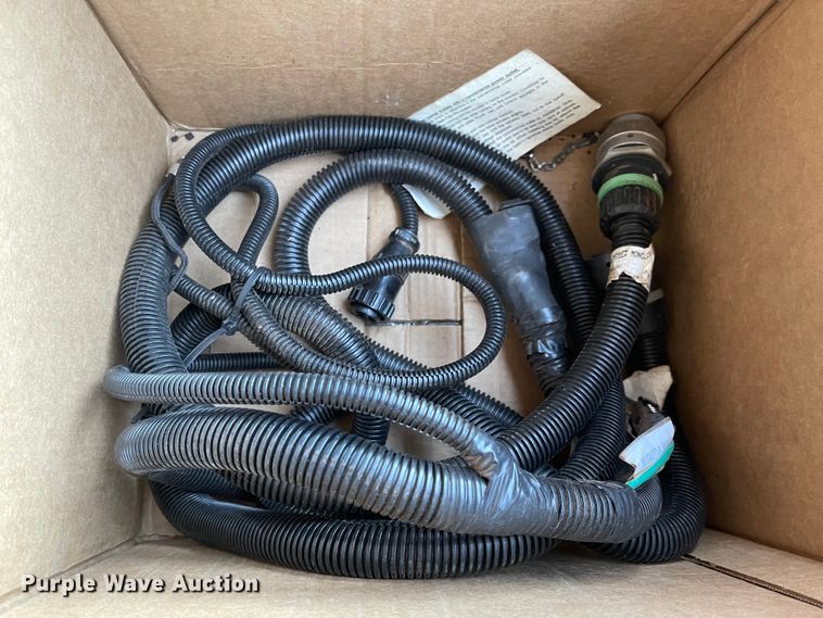 image for item DN0006 John Deere 569  round baler