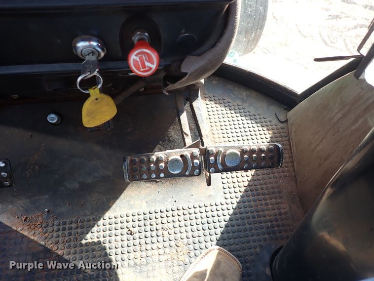 image for item DN0008 1983 John Deere 4250  tractor