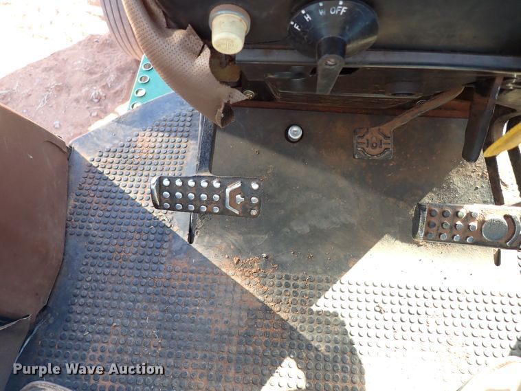 image for item DN0008 1983 John Deere 4250  tractor