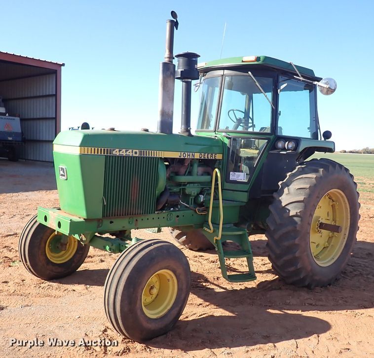 image for item DN0009 1981 John Deere 4440  tractor