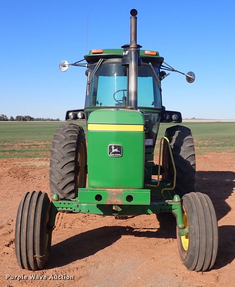 image for item DN0009 1981 John Deere 4440  tractor