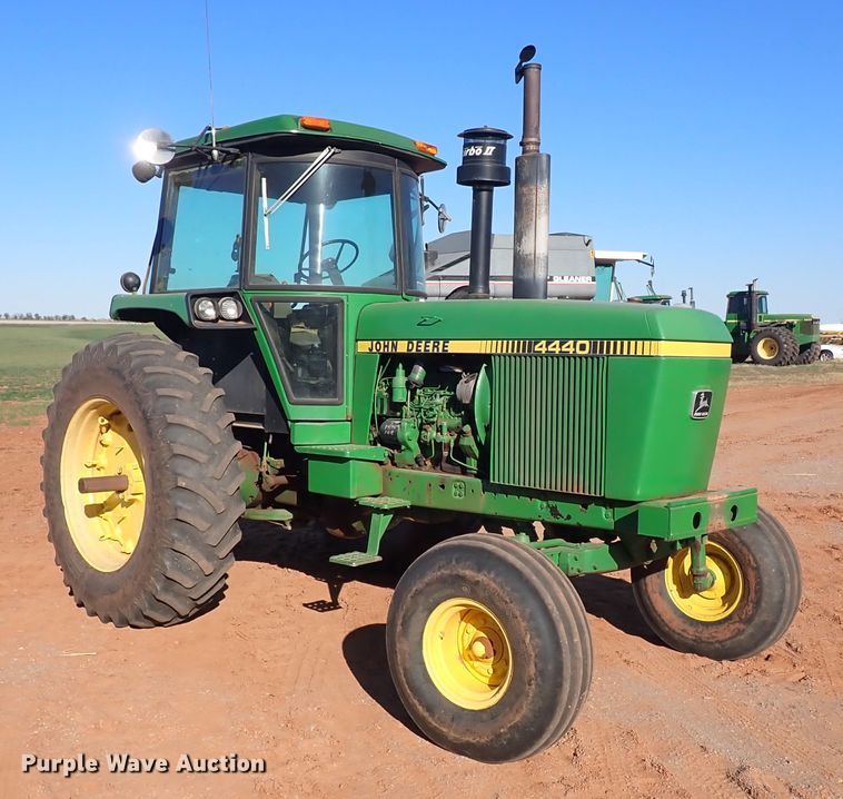 image for item DN0009 1981 John Deere 4440  tractor
