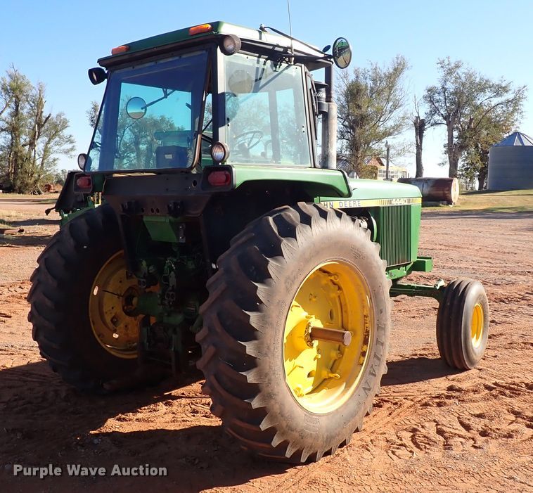 image for item DN0009 1981 John Deere 4440  tractor