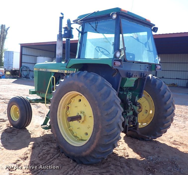 image for item DN0009 1981 John Deere 4440  tractor
