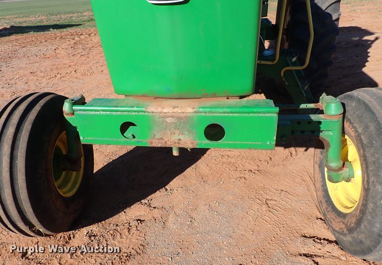 image for item DN0009 1981 John Deere 4440  tractor