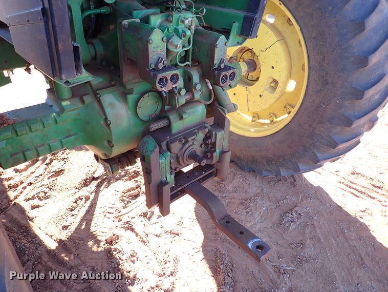 image for item DN0009 1981 John Deere 4440  tractor