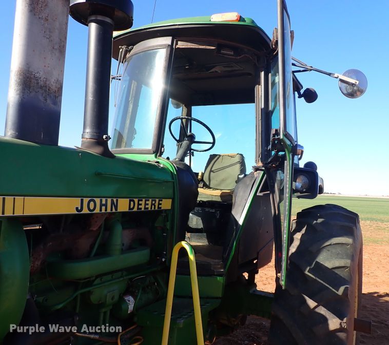 image for item DN0009 1981 John Deere 4440  tractor