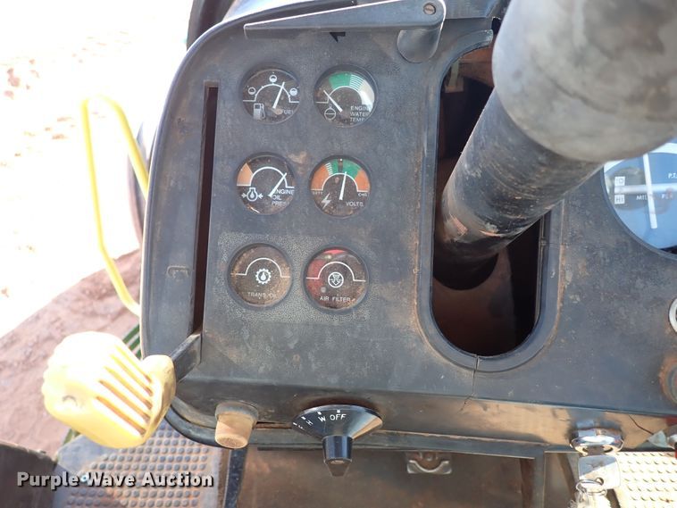 image for item DN0009 1981 John Deere 4440  tractor