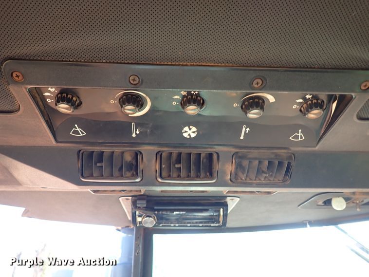 image for item DN0009 1981 John Deere 4440  tractor