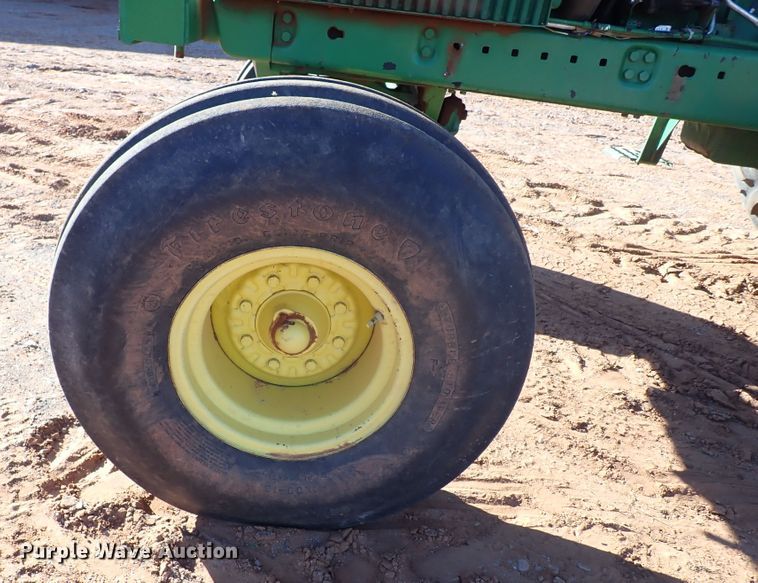 image for item DN0009 1981 John Deere 4440  tractor