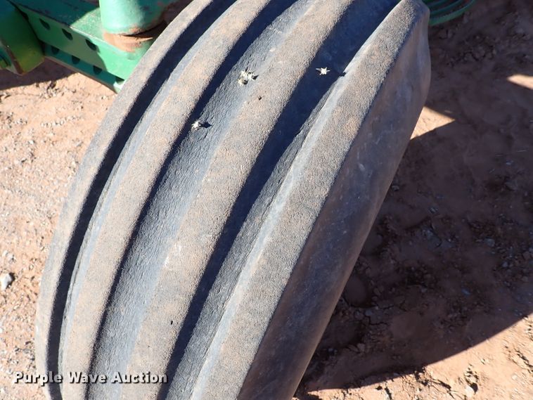 image for item DN0009 1981 John Deere 4440  tractor