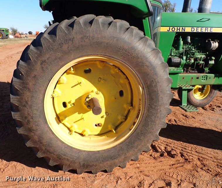 image for item DN0009 1981 John Deere 4440  tractor