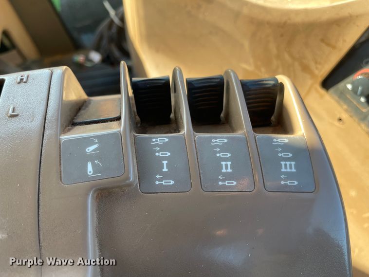 image for item DN0010 1997 John Deere 9400  4WD tractor