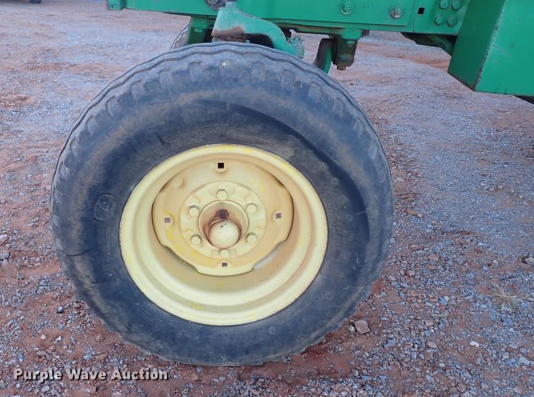 image for item DN0012 1969 John Deere 4020  tractor