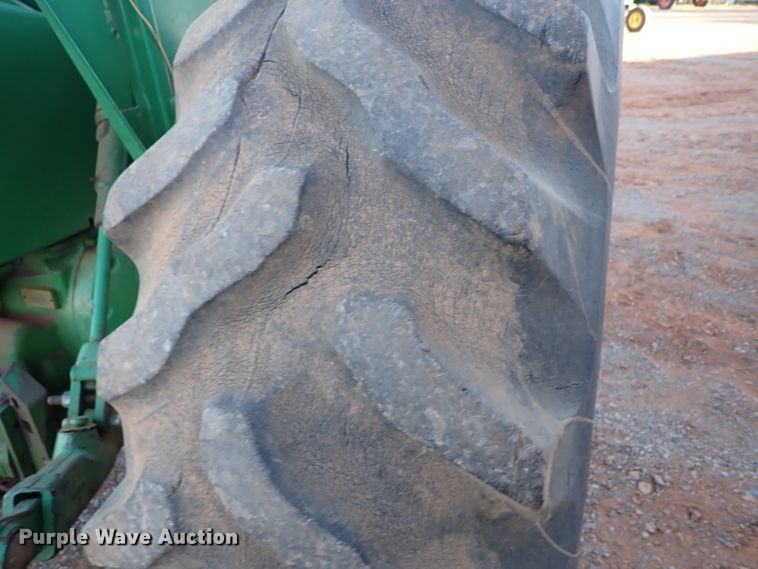 image for item DN0012 1969 John Deere 4020  tractor