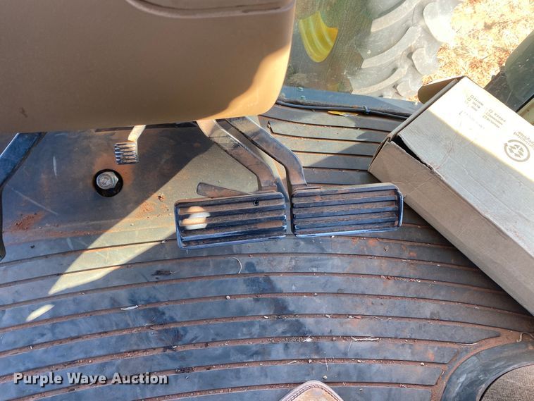 image for item DN0013 2007 John Deere 7830  MFWD tractor