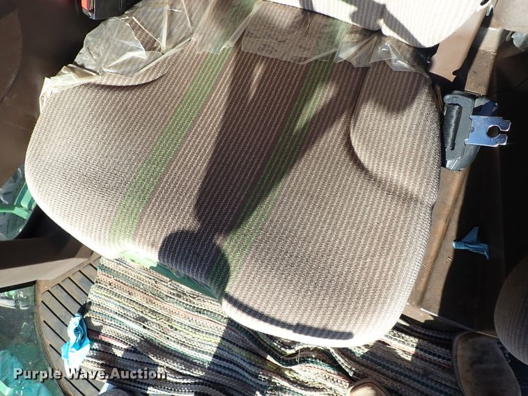 image for item DN0015 2006 John Deere 4895  windrower