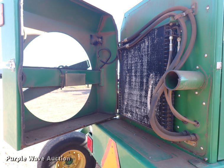 image for item DN0015 2006 John Deere 4895  windrower